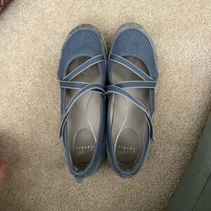 Dansko flats